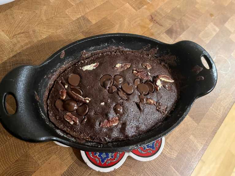 Mini-Skillet Fudgey Brownie